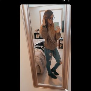 Meet your Posher, Alisha